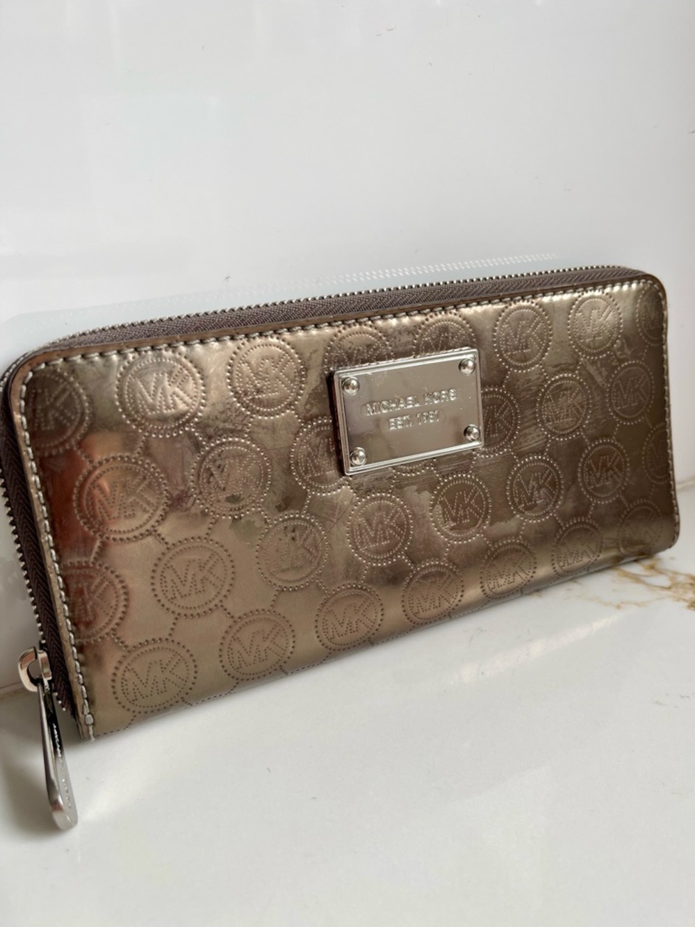 Michael Kors Jet Set Travel Continental wallet metallic logo